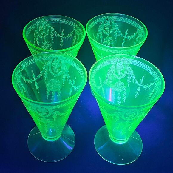 Depression Uranium Glow glass Belmont rose cameo Footed glasses 4 dessert cups - Picture 2 of 7
